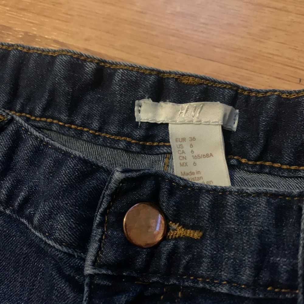 H&M Dark Denim Cutoff Shorts - Picture 5 of 6
